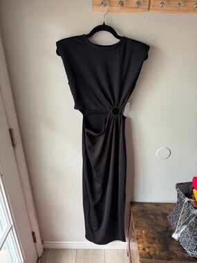 FORE NWT Black Padded Shoulder Ring Cutout Midi Dress Size M